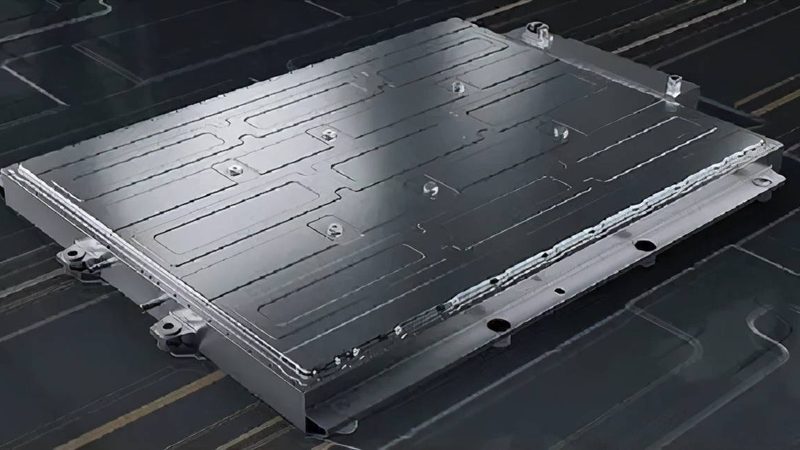 光伏板清洁：干洗与湿洗的优劣对比